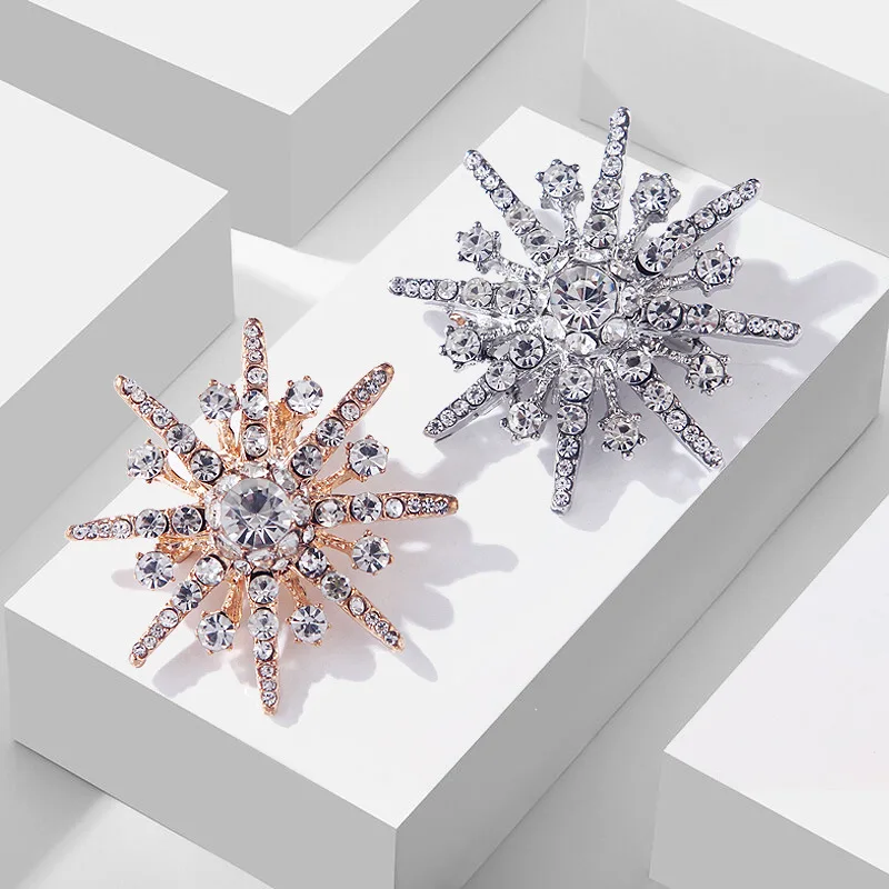 TULX Rhinestone Star Brooch Sparkling Crystal Snowflake Lapel Pin Fashion Jewelry Brooches for Women Christmas Gift
TULX Rhinestone Star Brooch Sparkling Crystal Snowflake Lapel Pin Fashion Jewelry Brooches for Women Christmas Gift