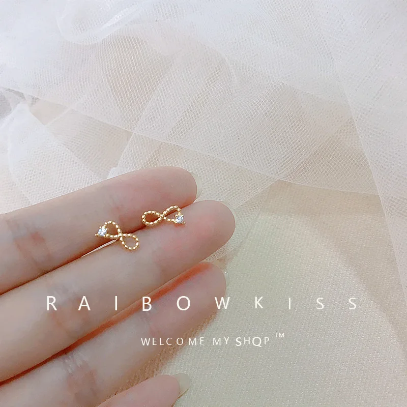 Korean Trend Exquisite Simple 8 Crystal Stud Earrings For Modern Woman Fashion Charm Wedding Gift Jewelry
Korean Trend Exquisite Simple 8 Crystal Stud Earrings For Modern Woman Fashion Charm Wedding Gift Jewelry