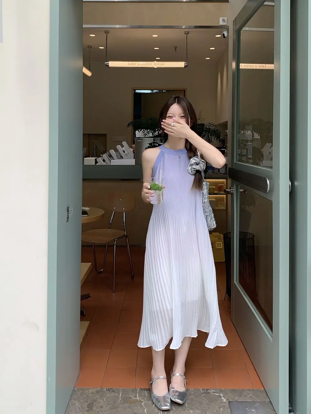 GBG4387 Gradient Chiffon Dress Summer 2023 New Design Feel Loose Pleated Sleeveless Long Dress ins
GBG4387 Gradient Chiffon Dress Summer 2023 New Design Feel Loose Pleated Sleeveless Long Dress ins