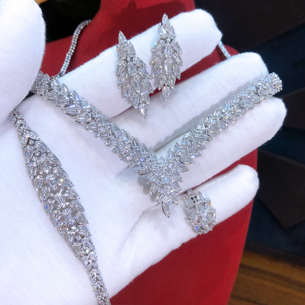Soramoore Shiny Luxury Gorgeous White Clear 4 PCS Necklace Earrings Jewelry Set Women Wedding Sparkly Women Wedding Accessories
Soramoore Shiny Luxury Gorgeous White Clear 4 PCS Necklace Earrings Jewelry Set Women Wedding Sparkly Women Wedding Accessories