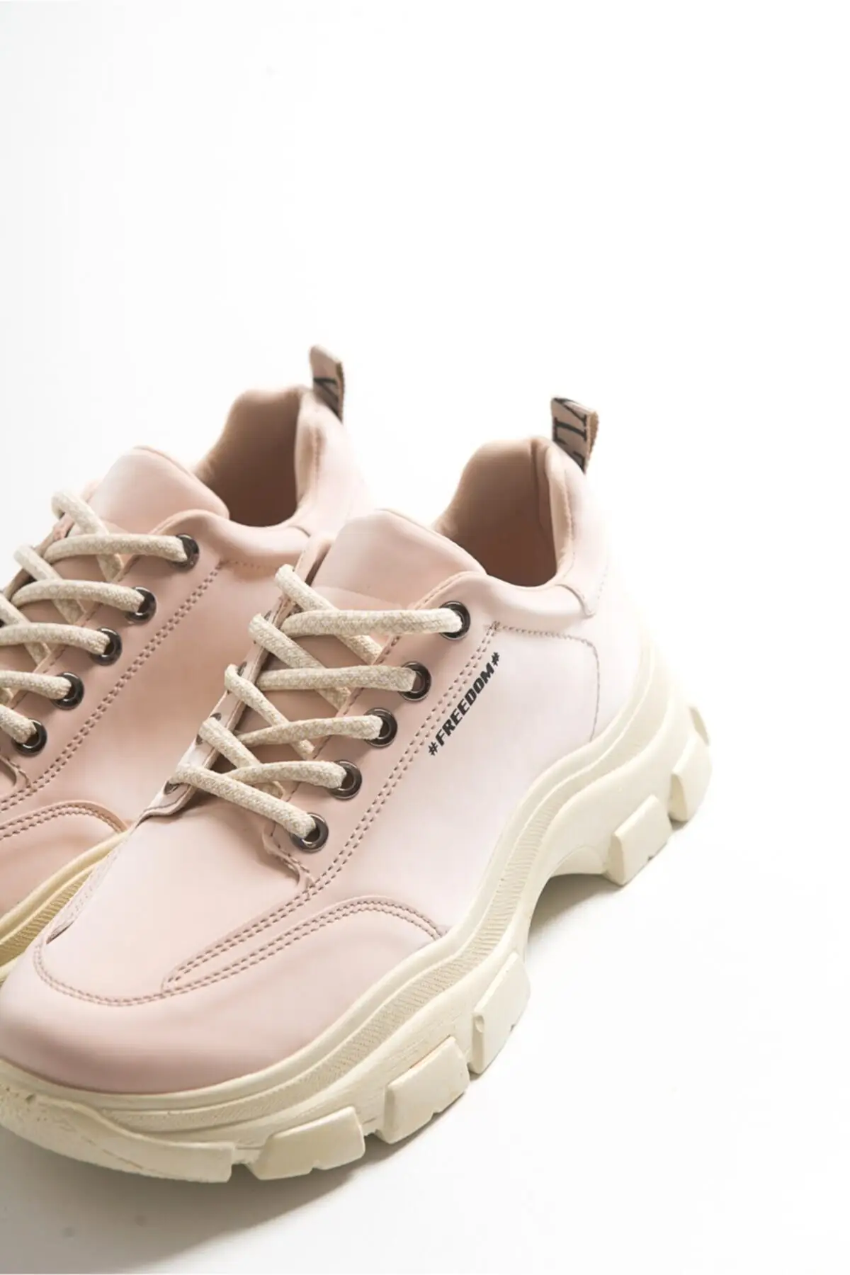Women's Sneakers Casual Fashion Comfortable Platform Female Vulcanized Shoes High-Top Sneakers
Women's Sneakers Casual Fashion Comfortable Platform Female Vulcanized Shoes High-Top Sneakers