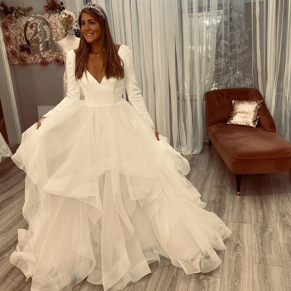 Modern Wedding Dresses V-Neck Full Sleeves Zipper Backless Vestido De Noiva 2022 Boda Elegant Tulle Sweep Train Bride Gowns
Modern Wedding Dresses V-Neck Full Sleeves Zipper Backless Vestido De Noiva 2022 Boda Elegant Tulle Sweep Train Bride Gowns