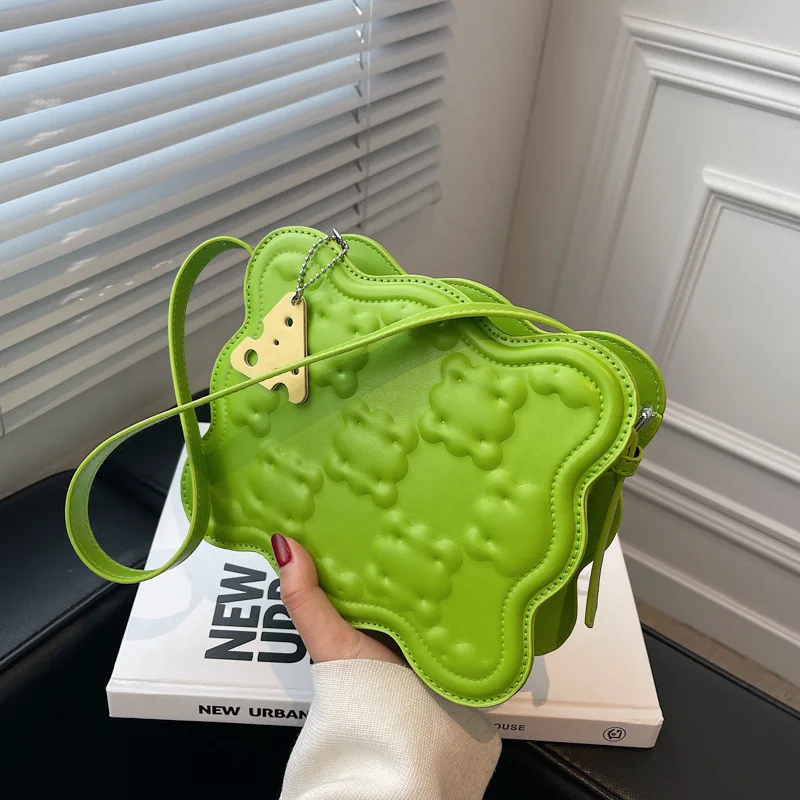 2022 Summer Little Fresh Artistic Ins Fashion Embossing Western Style Shoulder Crossbody Small Square Bag
2022 Summer Little Fresh Artistic Ins Fashion Embossing Western Style Shoulder Crossbody Small Square Bag