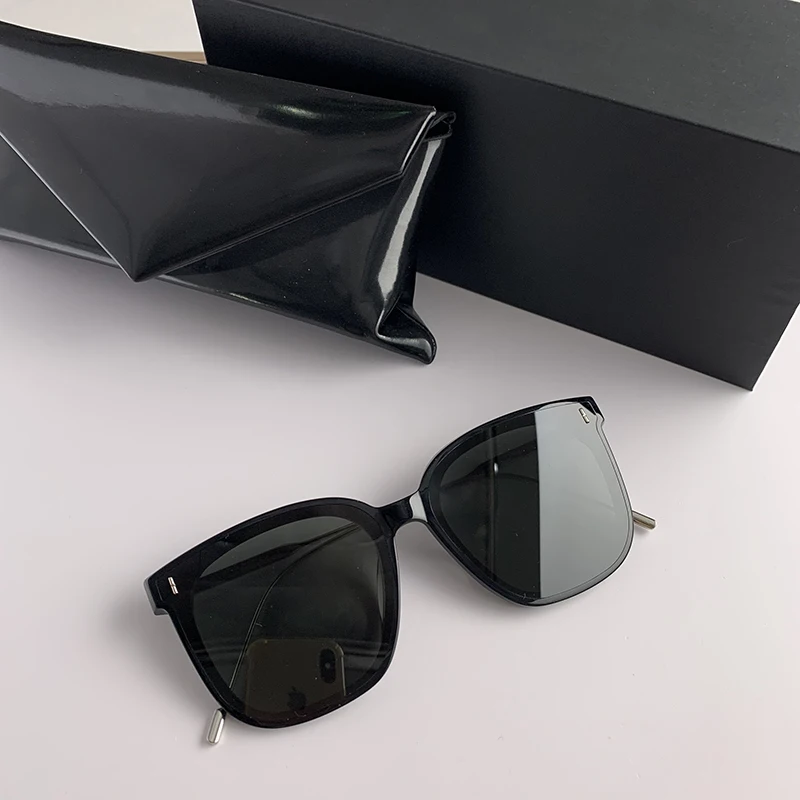 2022 New Luxury Brand Designer Fashion GENTLE Sunglasses FRIDA.YK Men Women Oval Vintage Acetate Sun glasses With box
2022 New Luxury Brand Designer Fashion GENTLE Sunglasses FRIDA.YK Men Women Oval Vintage Acetate Sun glasses With box