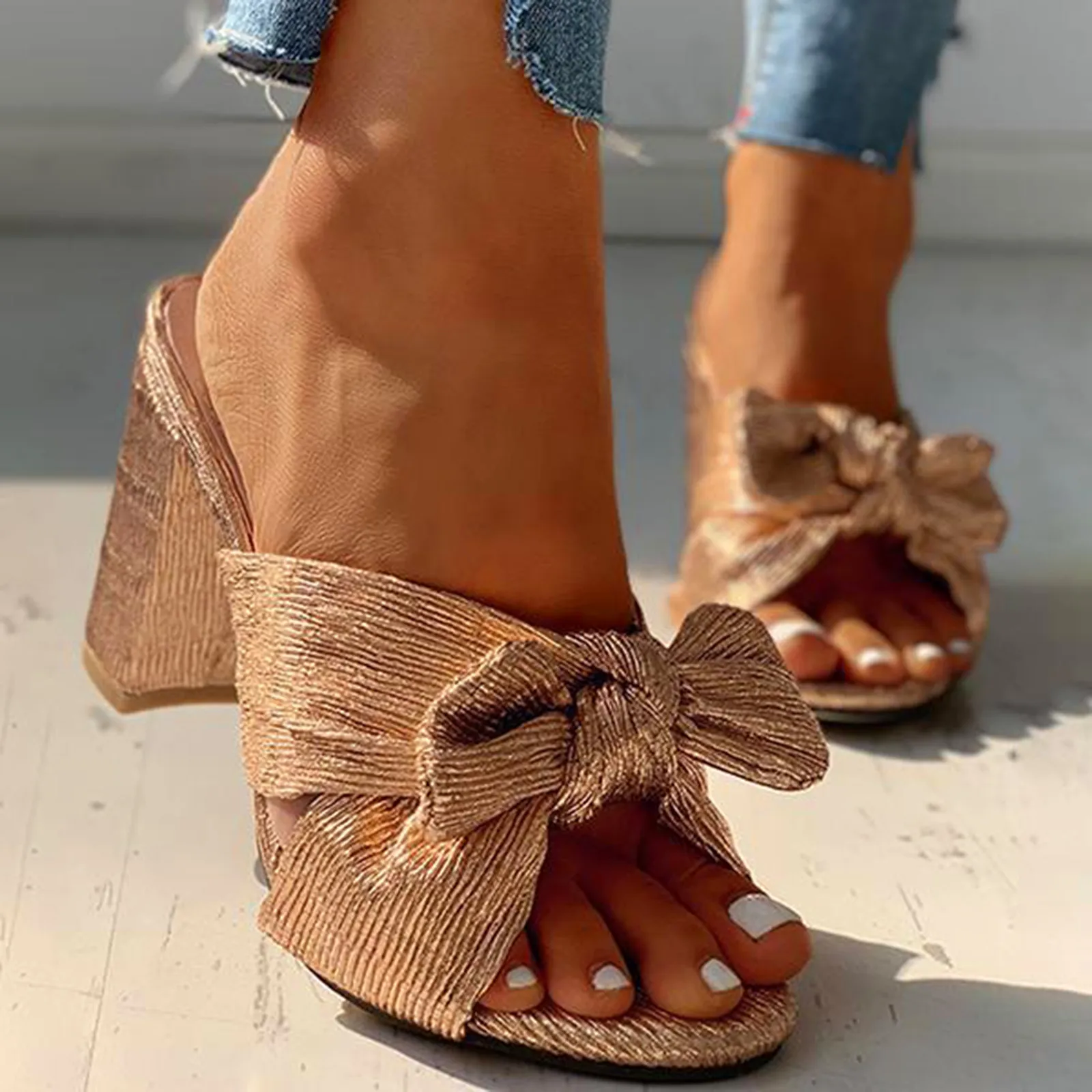 2022 Women Sandals Casual Solid Chunky High Heels Shoes Ladies Bowknot Working Outdoor Wear Slippers Women Casual Roman Shoes
2022 Women Sandals Casual Solid Chunky High Heels Shoes Ladies Bowknot Working Outdoor Wear Slippers Women Casual Roman Shoes
