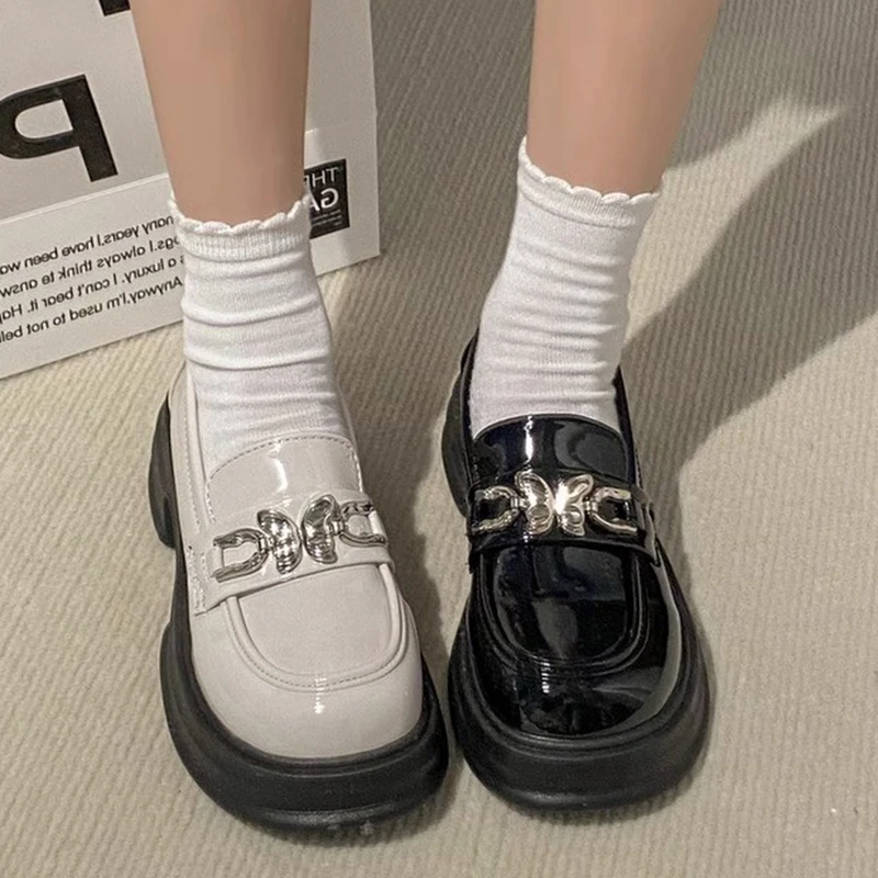 Women Platform Shoe Girl Punk PU Leather Personalized Metal Butterfly Round Head High Quality Retro Chunky Casual Shoes Female
Women Platform Shoe Girl Punk PU Leather Personalized Metal Butterfly Round Head High Quality Retro Chunky Casual Shoes Female
