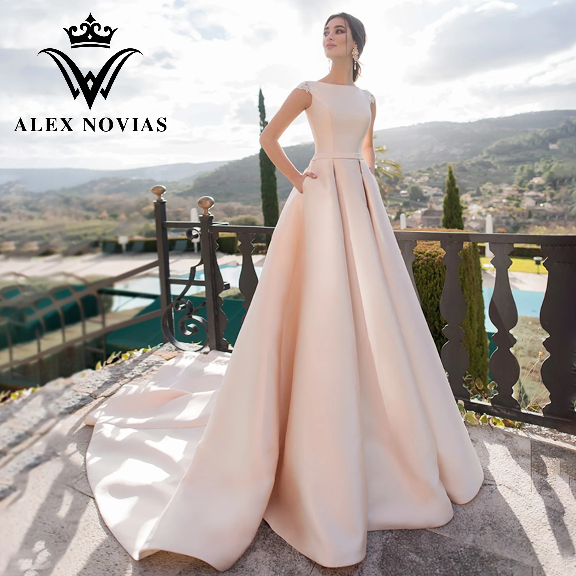 Свадебное платье с коротким рукавом ALEX NOVIAS, атласное ТРАПЕЦИЕВИДНОЕ свадебное платье с глубоким круглым вырезом, аппликацией и шлейфом, шикарное свадебное платье, 2023 
Свадебное платье с коротким рукавом ALEX NOVIAS, атласное ТРАПЕЦИЕВИДНОЕ свадебное платье с глубоким круглым вырезом, аппликацией и шлейфом, шикарное свадебное платье, 2023