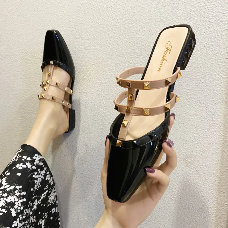 2020 New Sandals Women Summer Wear Half Slippers Fashion Students Korean Version of Rivets Hollow Women Sandals
2020 New Sandals Women Summer Wear Half Slippers Fashion Students Korean Version of Rivets Hollow Women Sandals