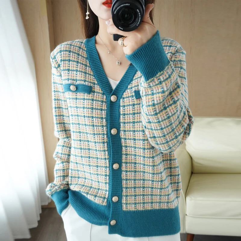 V-Neck Knitted Cardigan Sweater Women's Spring Autumn NewGrid Of SquaresColor Matching Loose Long Sleeve Fashion Wool Shirt
V-Neck Knitted Cardigan Sweater Women's Spring Autumn NewGrid Of SquaresColor Matching Loose Long Sleeve Fashion Wool Shirt