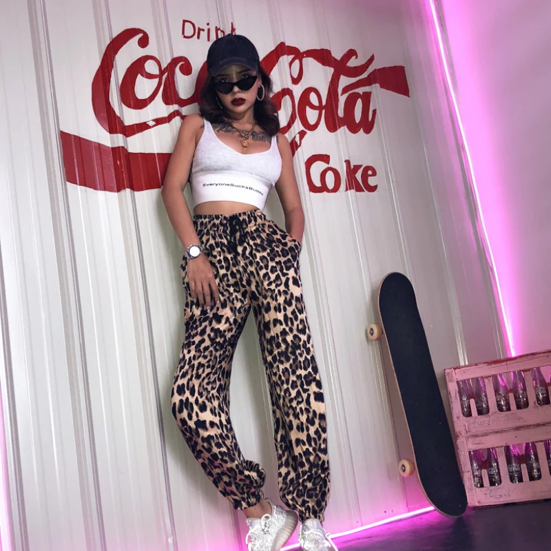 Autumn and Winter Women's 2021 Fashion Trendy Street Style Leopard Print Lace-up Mid-waist Straight-leg Pants Casual Trousers
Autumn and Winter Women's 2021 Fashion Trendy Street Style Leopard Print Lace-up Mid-waist Straight-leg Pants Casual Trousers