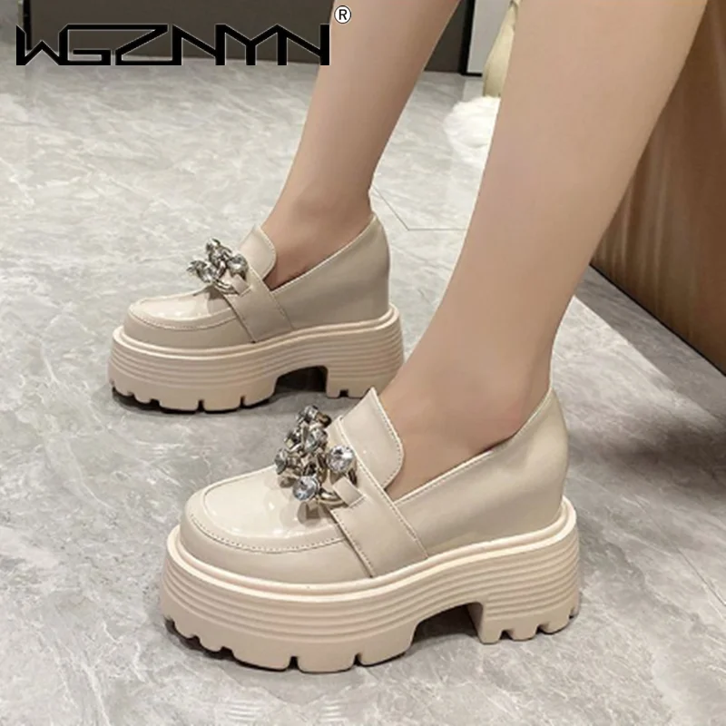 New Autumn 10CM Heels Leather Chunky Shoes 2023 Women Diamonds High Platform Sneakers Black Tennis Female Vulcanized Shoes Woman
New Autumn 10CM Heels Leather Chunky Shoes 2023 Women Diamonds High Platform Sneakers Black Tennis Female Vulcanized Shoes Woman