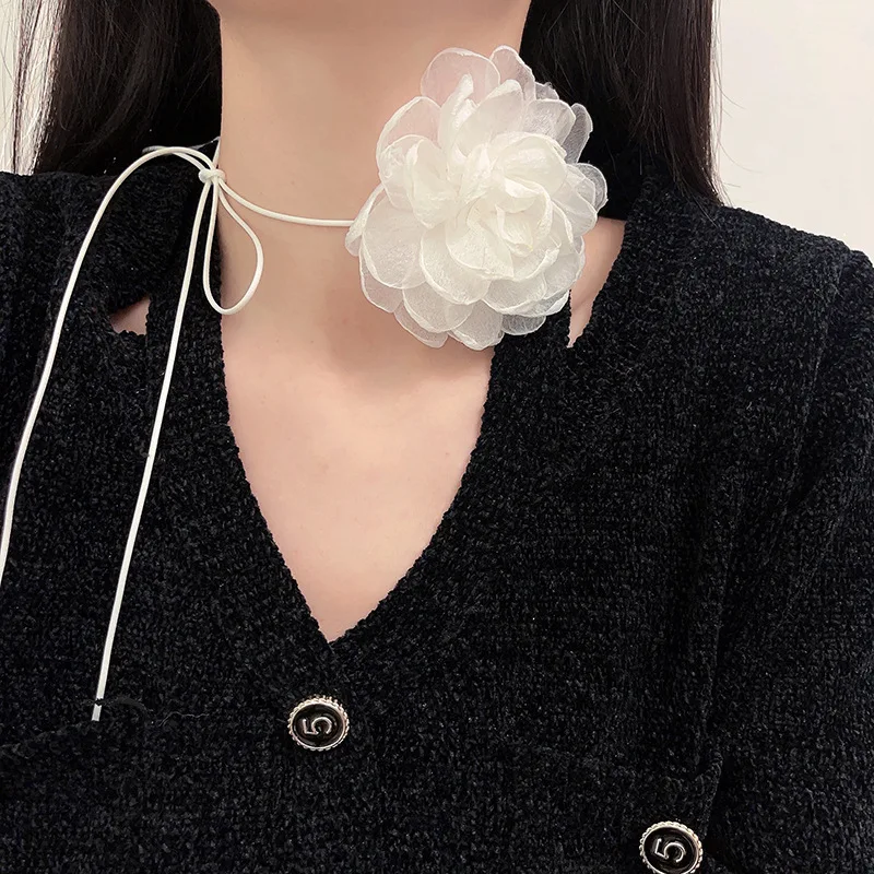 Exaggerated Decorations Delicate Neck Chain Classic Romantic Lace Flower Necklaces Women's Trendy Jewelry Vintage Charm Necklace
Exaggerated Decorations Delicate Neck Chain Classic Romantic Lace Flower Necklaces Women's Trendy Jewelry Vintage Charm Necklace