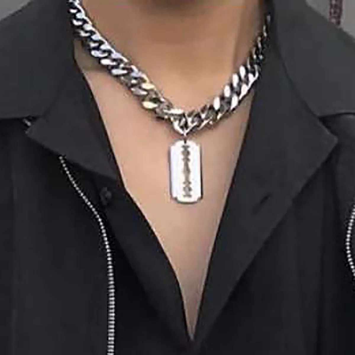 Irregular geometric accessories necklace personalized razor blade exaggerated Necklace
Irregular geometric accessories necklace personalized razor blade exaggerated Necklace