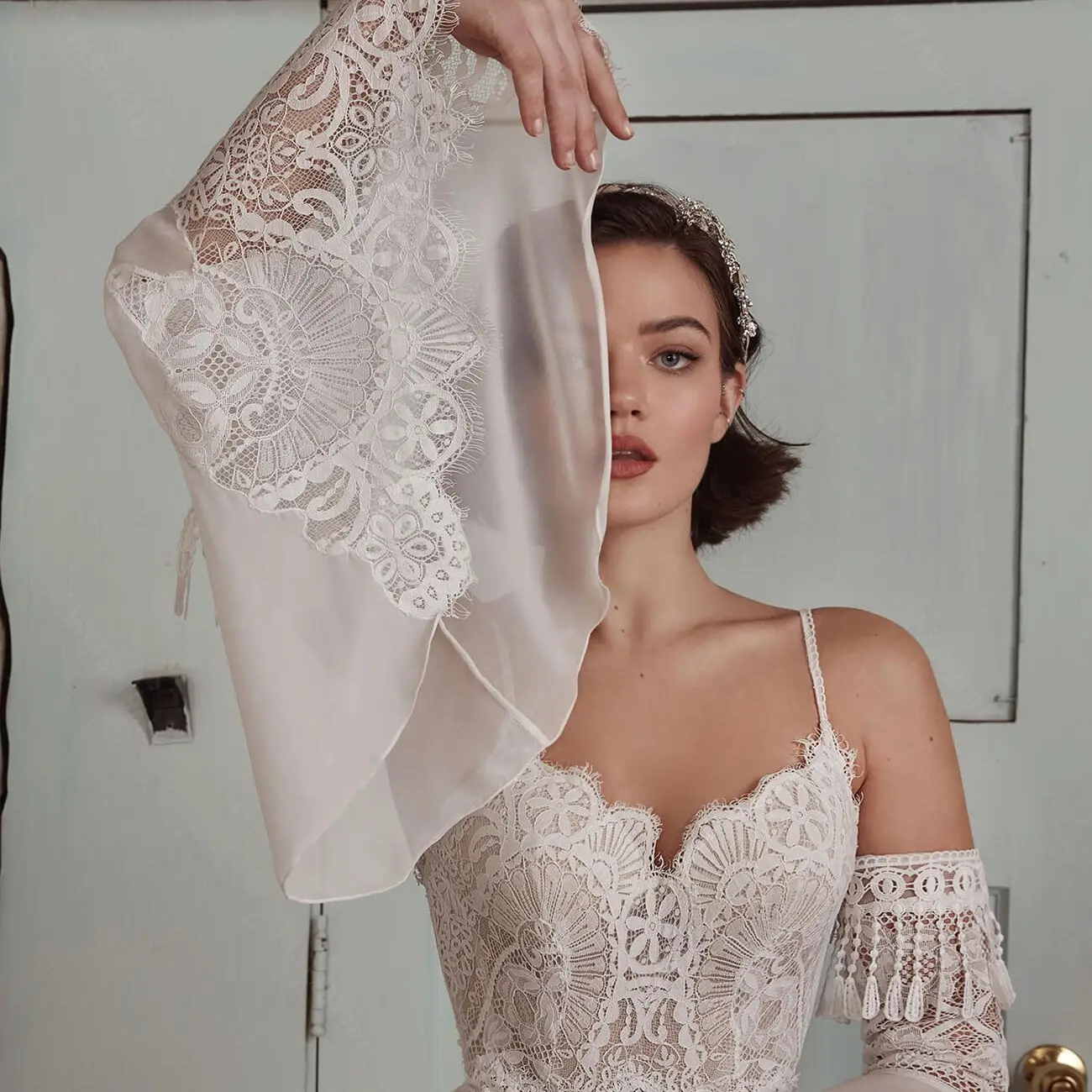 Women Handmade Flare Sleeves Matching Wedding Dress Detachable Lace Sleeves Bridal Accessories Bride Gloves Customize LTDZ550
Women Handmade Flare Sleeves Matching Wedding Dress Detachable Lace Sleeves Bridal Accessories Bride Gloves Customize LTDZ550