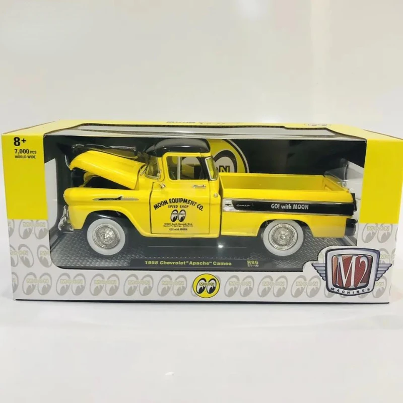 Модель автомобиля из металлического сплава M2 1:24 Moon eye 1958 для Chevrolet aacha Cameo, коллекционная игрушка-подарок для детей
Модель автомобиля из металлического сплава M2 1:24 Moon eye 1958 для Chevrolet aacha Cameo, коллекционная игрушка-подарок для детей