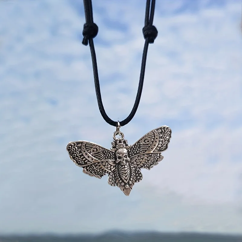 Vintage Gothic Moth Skull Necklace Unisex Jewelry For Women Men Party Accessories
Vintage Gothic Moth Skull Necklace Unisex Jewelry For Women Men Party Accessories