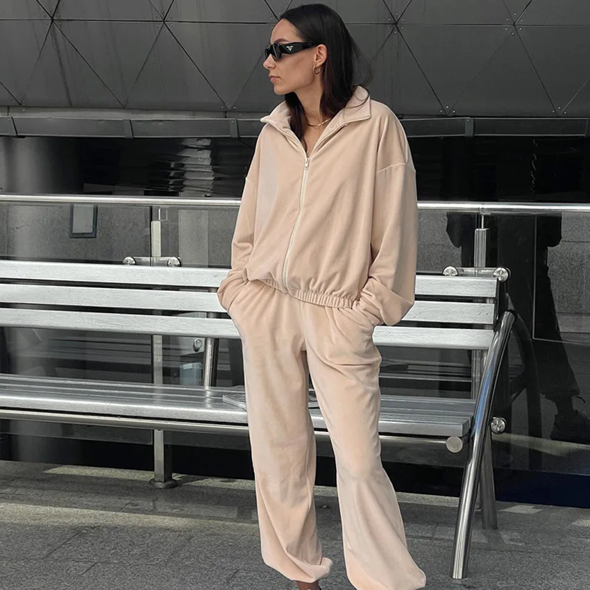 2023 winter new warm golden sable turtleneck hoodie suit women khaki long sleeve coat and trousers two-piece set
2023 winter new warm golden sable turtleneck hoodie suit women khaki long sleeve coat and trousers two-piece set