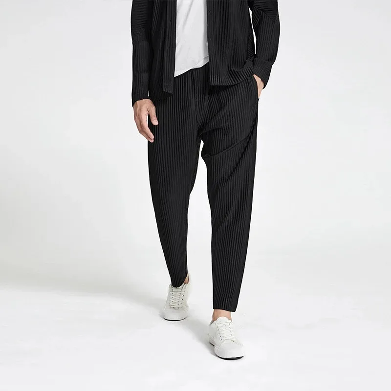 Summer 2023 New Men's Miyake Folding Fashion Pants Plus Size Japan Pleated Crop Pants High Flexibility Harem Pants Men
Summer 2023 New Men's Miyake Folding Fashion Pants Plus Size Japan Pleated Crop Pants High Flexibility Harem Pants Men