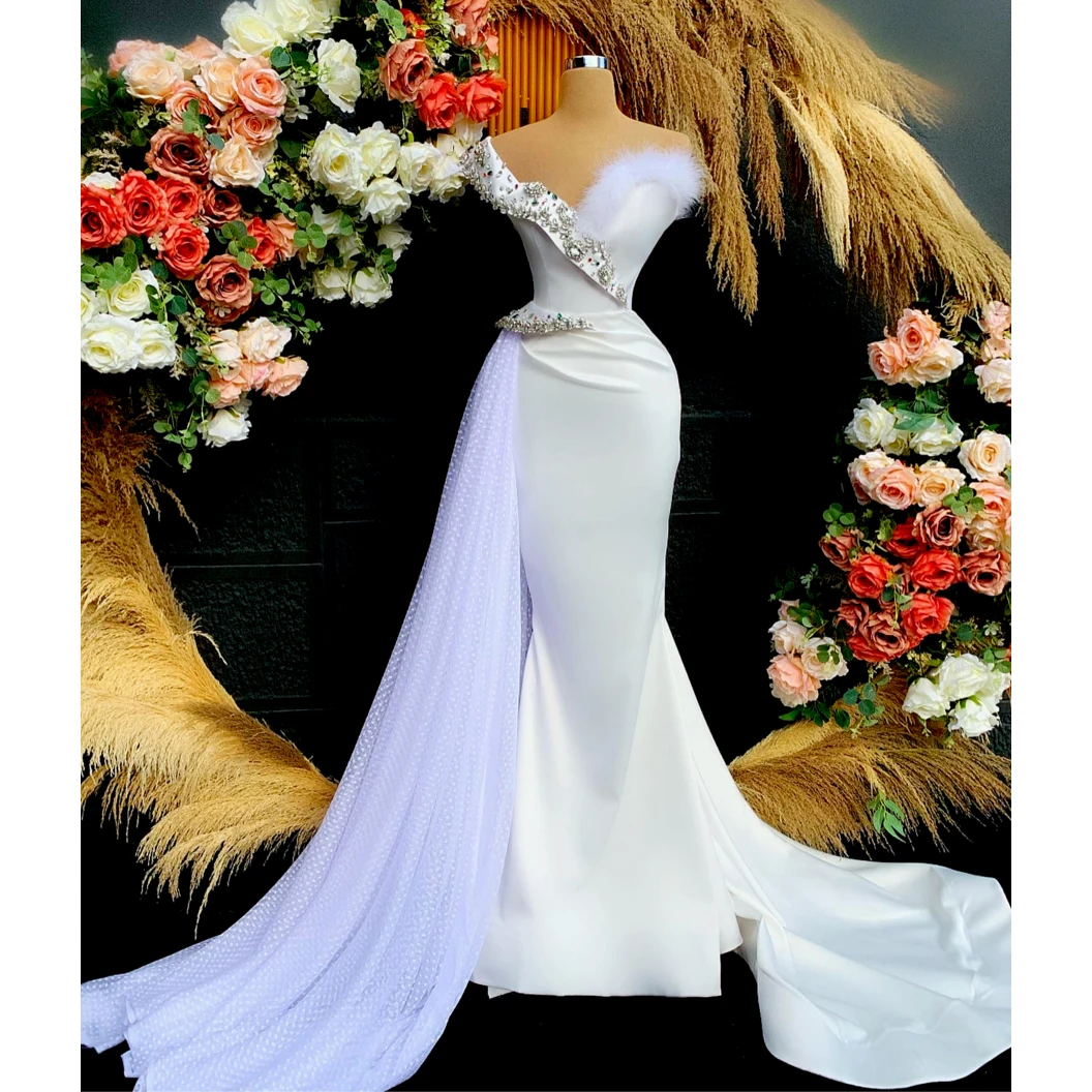 Elegant Mermaid Prom Dresses Luxury Feathers Crystals With Long Train Women Evening Party Pageant Gowns Plus Size Custom Made
Elegant Mermaid Prom Dresses Luxury Feathers Crystals With Long Train Women Evening Party Pageant Gowns Plus Size Custom Made