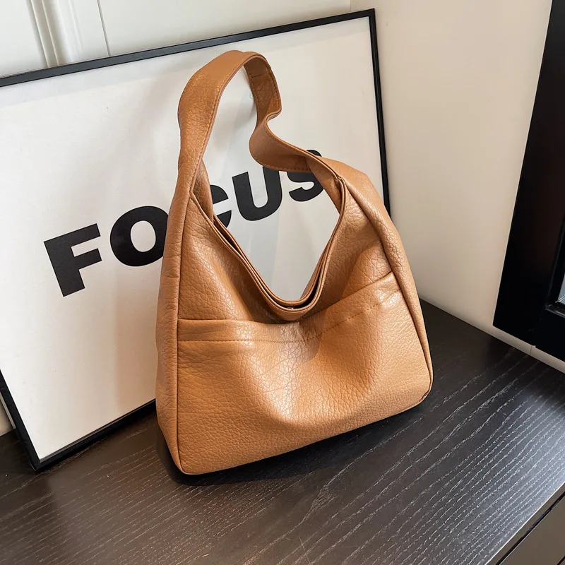 Women's Bag Tote Bag Light Luxury Large Capacity Autumn/Winter 2023 New Single Shoulder Bag Retro Women's Diagonal Straddle Bag
Women's Bag Tote Bag Light Luxury Large Capacity Autumn/Winter 2023 New Single Shoulder Bag Retro Women's Diagonal Straddle Bag
