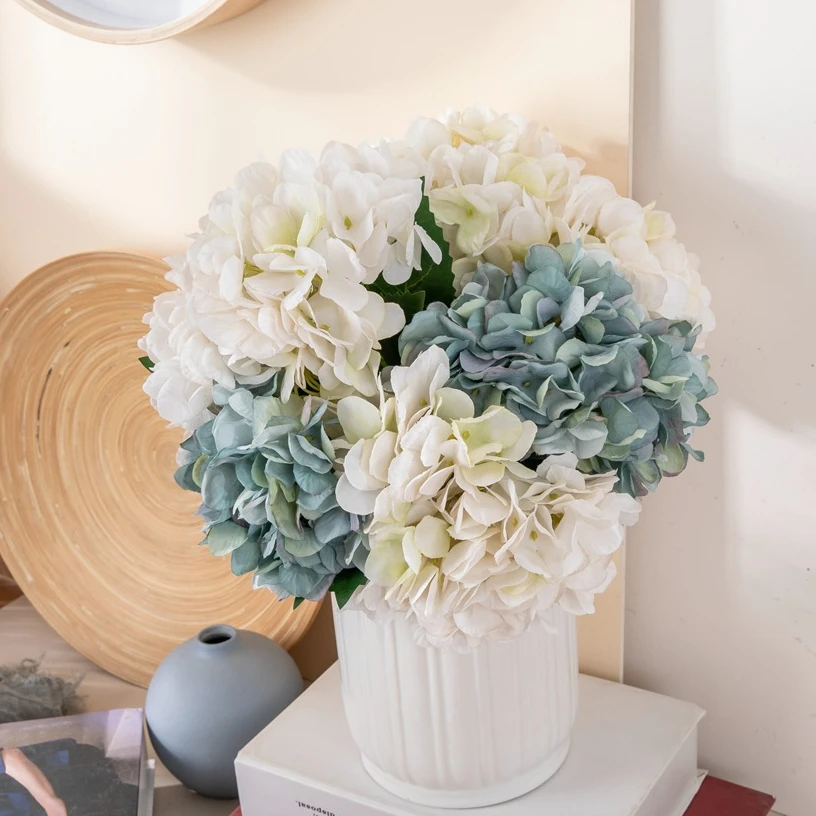 Retro Autumn Hydrangea Bouquet Artificial Flowers Room Home Decoration DIY Wedding Flower Arrangement Party Supplies Photo Props 
Retro Autumn Hydrangea Bouquet Artificial Flowers Room Home Decoration DIY Wedding Flower Arrangement Party Supplies Photo Props
