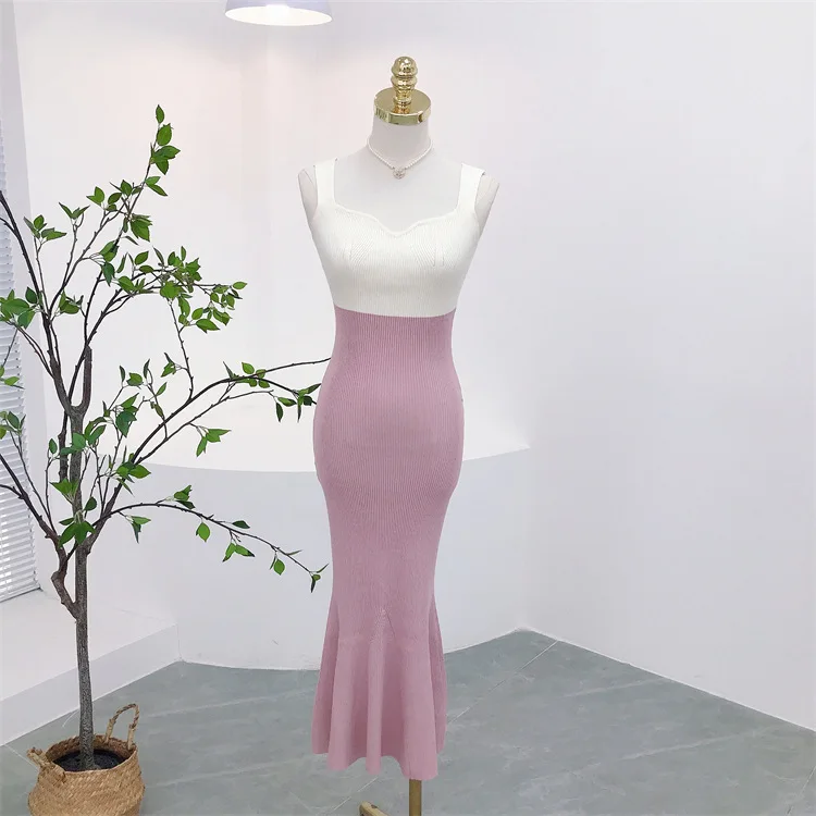 Женское трикотажное платье на бретелях-спагетти, с V-образным вырезом
Женское трикотажное платье на бретелях-спагетти, с V-образным вырезом