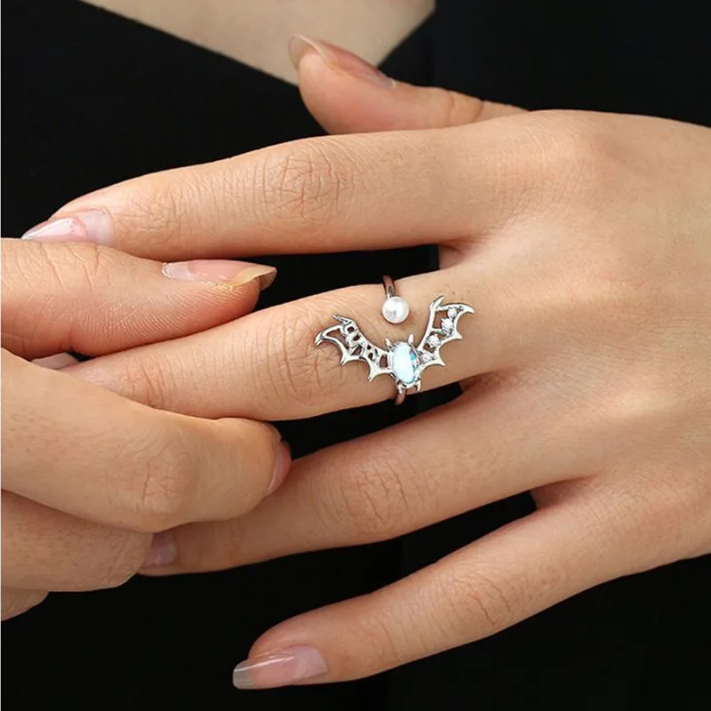 Women's Ring Moonlight Stone Little Bat Demon Ring Luxury Versatile for Women Jewelry Rings for Women Engagement Rings for Women 
Women's Ring Moonlight Stone Little Bat Demon Ring Luxury Versatile for Women Jewelry Rings for Women Engagement Rings for Women