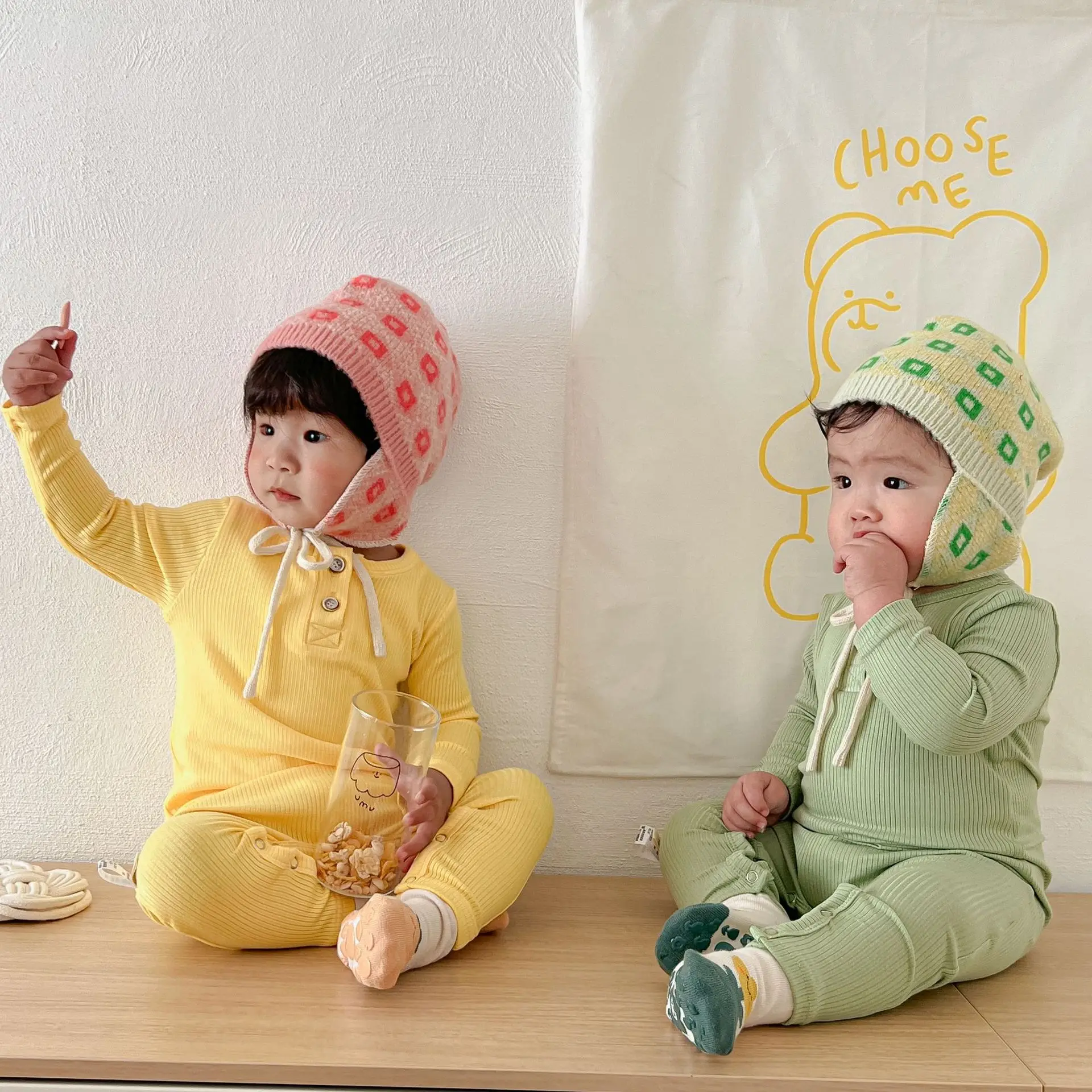 Spring new baby rompers solid color baby girls clothing long sleeve infant boys play suit Korean Baby suit
Spring new baby rompers solid color baby girls clothing long sleeve infant boys play suit Korean Baby suit