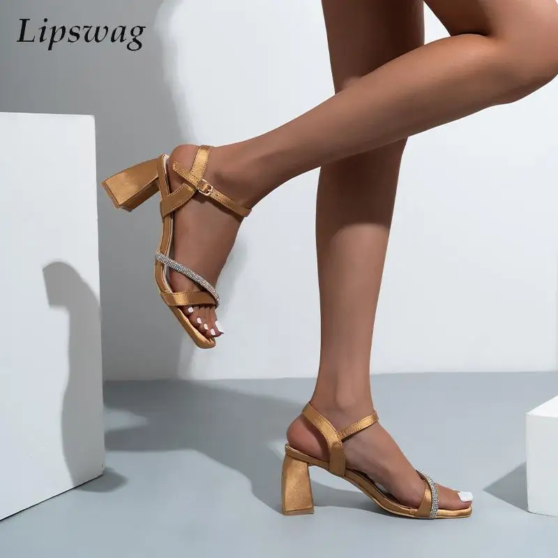 2023 Sexy Satin Thick Square Heel Party Shoes Elegant Shiny Rhinestone Women Sandals Shoes Office Lady Fashion Hollow High Heels
2023 Sexy Satin Thick Square Heel Party Shoes Elegant Shiny Rhinestone Women Sandals Shoes Office Lady Fashion Hollow High Heels