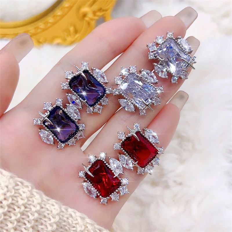 Серьги женские квадратные кружевные с фианитом, простые и классические ювелирные украшения для ежедневных покупок, развлечений
Серьги женские квадратные кружевные с фианитом, простые и классические ювелирные украшения для ежедневных покупок, развлечений