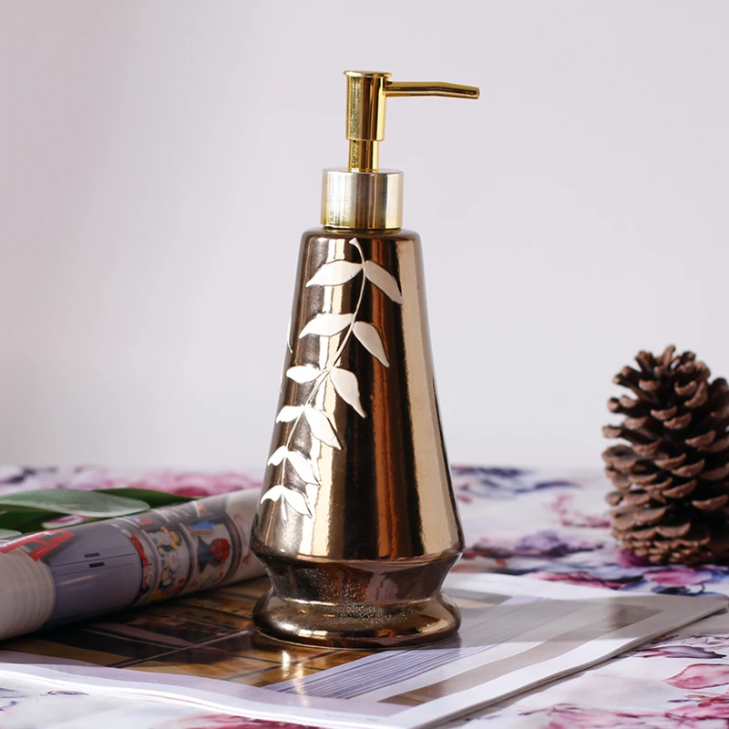 Легкий роскошный керамический санитайзер в стиле ретро для ванной комнаты, дезинфицирующее средство для рук, гель для душа, шампунь, лосьон,...
Легкий роскошный керамический санитайзер в стиле ретро для ванной комнаты, дезинфицирующее средство для рук, гель для душа, шампунь, лосьон,...