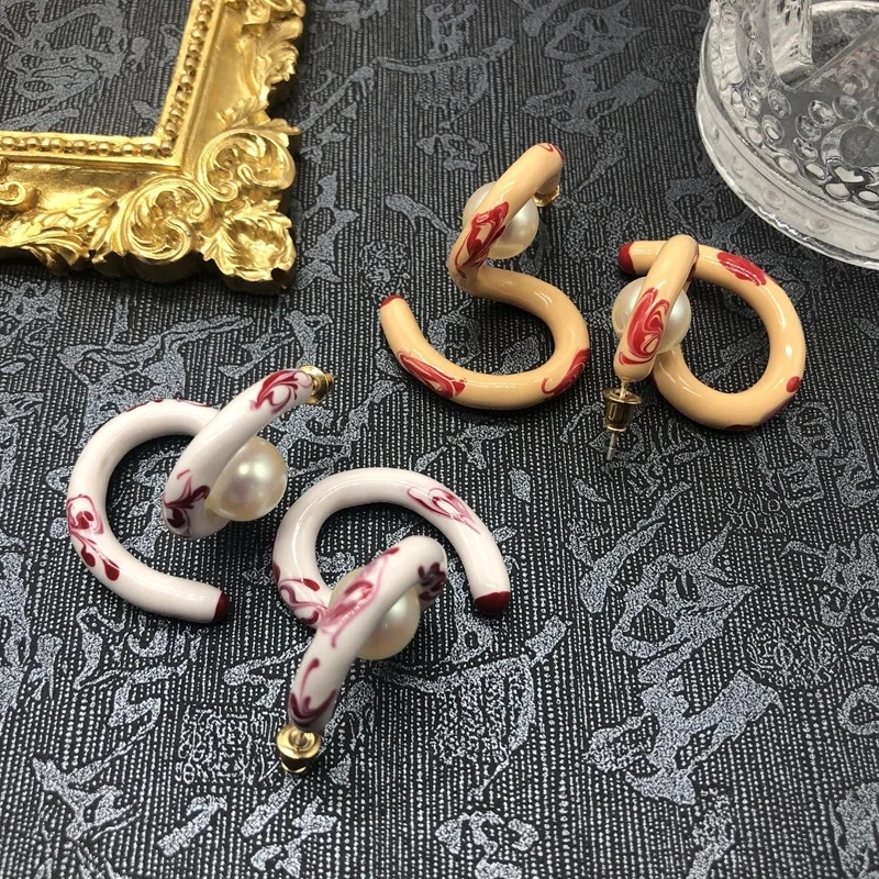 restoring ancient ways design enamel glaze drawing pattern irregular copper quality abnormity bent temperament of pearl earrings
restoring ancient ways design enamel glaze drawing pattern irregular copper quality abnormity bent temperament of pearl earrings