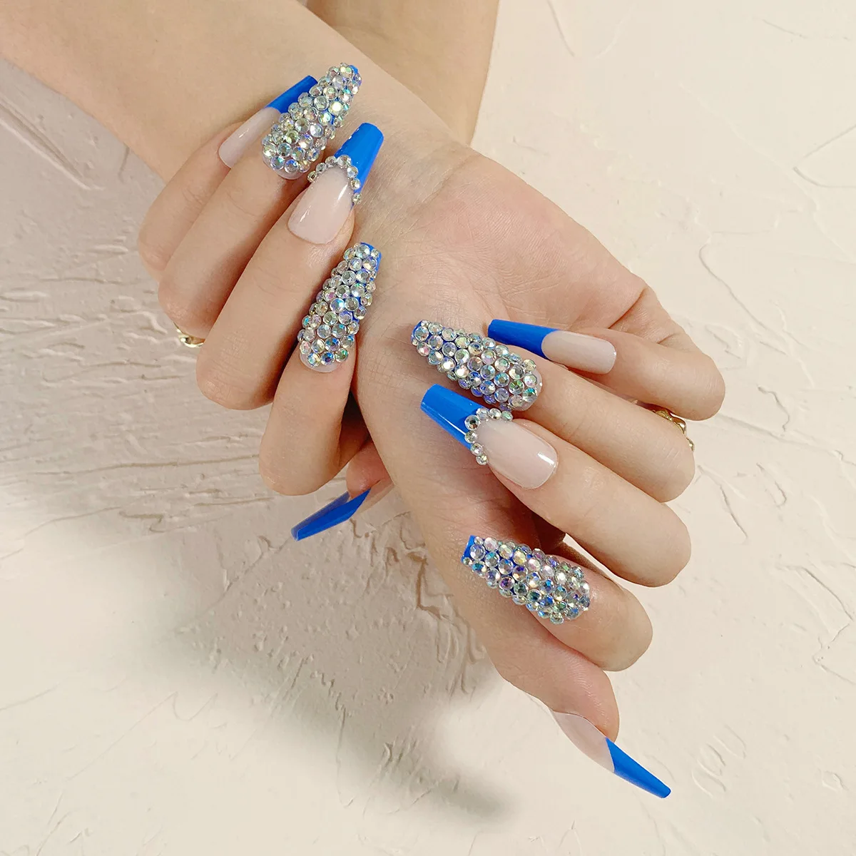 24 Pcs Full Cover Press on Nails Bling Diamond False Nail Art Acrylic Reusable Nail Tips Stick on Fake Nail French Design
24 Pcs Full Cover Press on Nails Bling Diamond False Nail Art Acrylic Reusable Nail Tips Stick on Fake Nail French Design