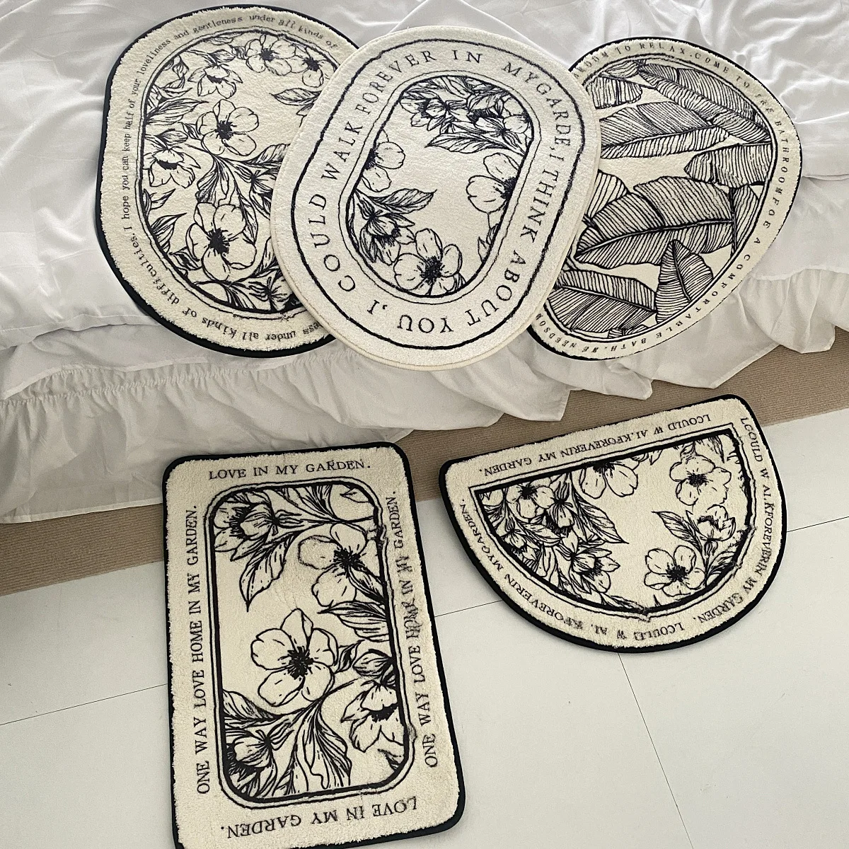 INS Korean Style Carpet Bathroom Absorbent Floor Mat Toilet Door Non-Slip Foot Mat Machine Washable Living Room Bedroom
INS Korean Style Carpet Bathroom Absorbent Floor Mat Toilet Door Non-Slip Foot Mat Machine Washable Living Room Bedroom