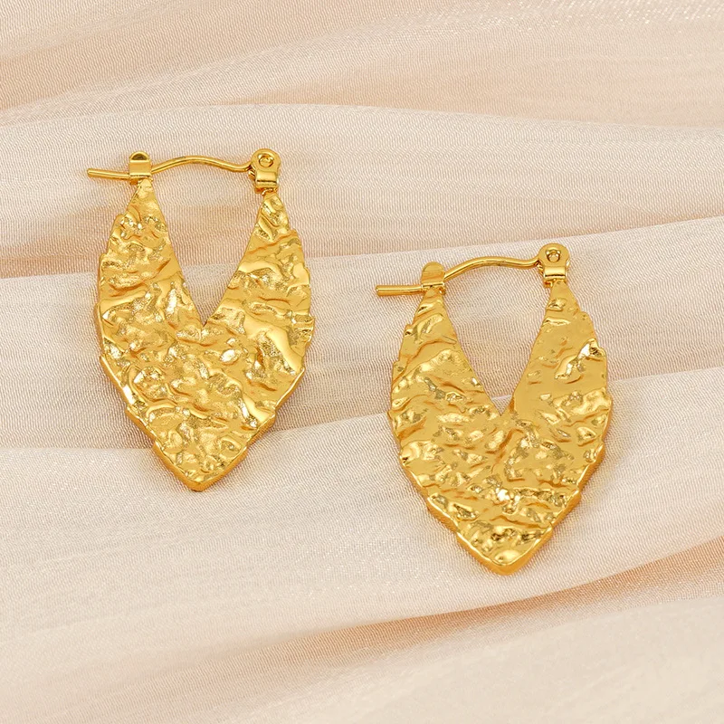 Stainless Steel Gold Plated Irregular Geometric Heart Hoop Earrings for Women Girl Wedding Party Punk Jewelry Gift e2190
Stainless Steel Gold Plated Irregular Geometric Heart Hoop Earrings for Women Girl Wedding Party Punk Jewelry Gift e2190