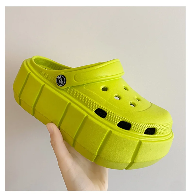 ZOELEA Plus Fashion Charms Design Sandals Clog Shoes Outdoor Women Slippers Thick Sole High Quality Summer Sandals For Girls
ZOELEA Plus Fashion Charms Design Sandals Clog Shoes Outdoor Women Slippers Thick Sole High Quality Summer Sandals For Girls