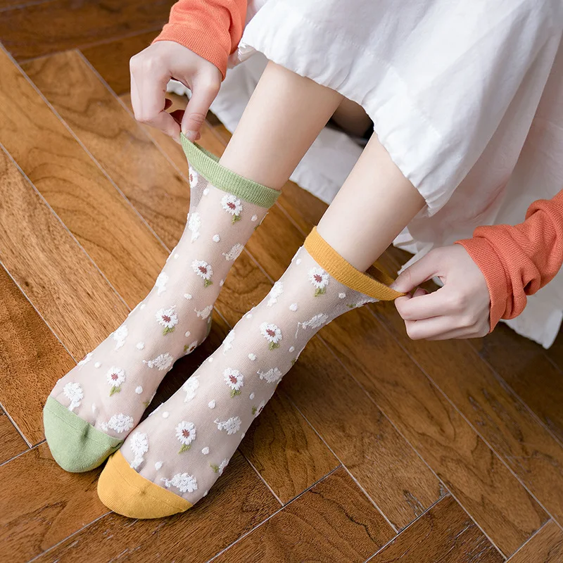 Japanese Kawaii Cute Lace Socks Ultra-thin Transparent Summer Women Crystal Silk Socks Flower Embroidery Elastic Long Socks Sox
Japanese Kawaii Cute Lace Socks Ultra-thin Transparent Summer Women Crystal Silk Socks Flower Embroidery Elastic Long Socks Sox