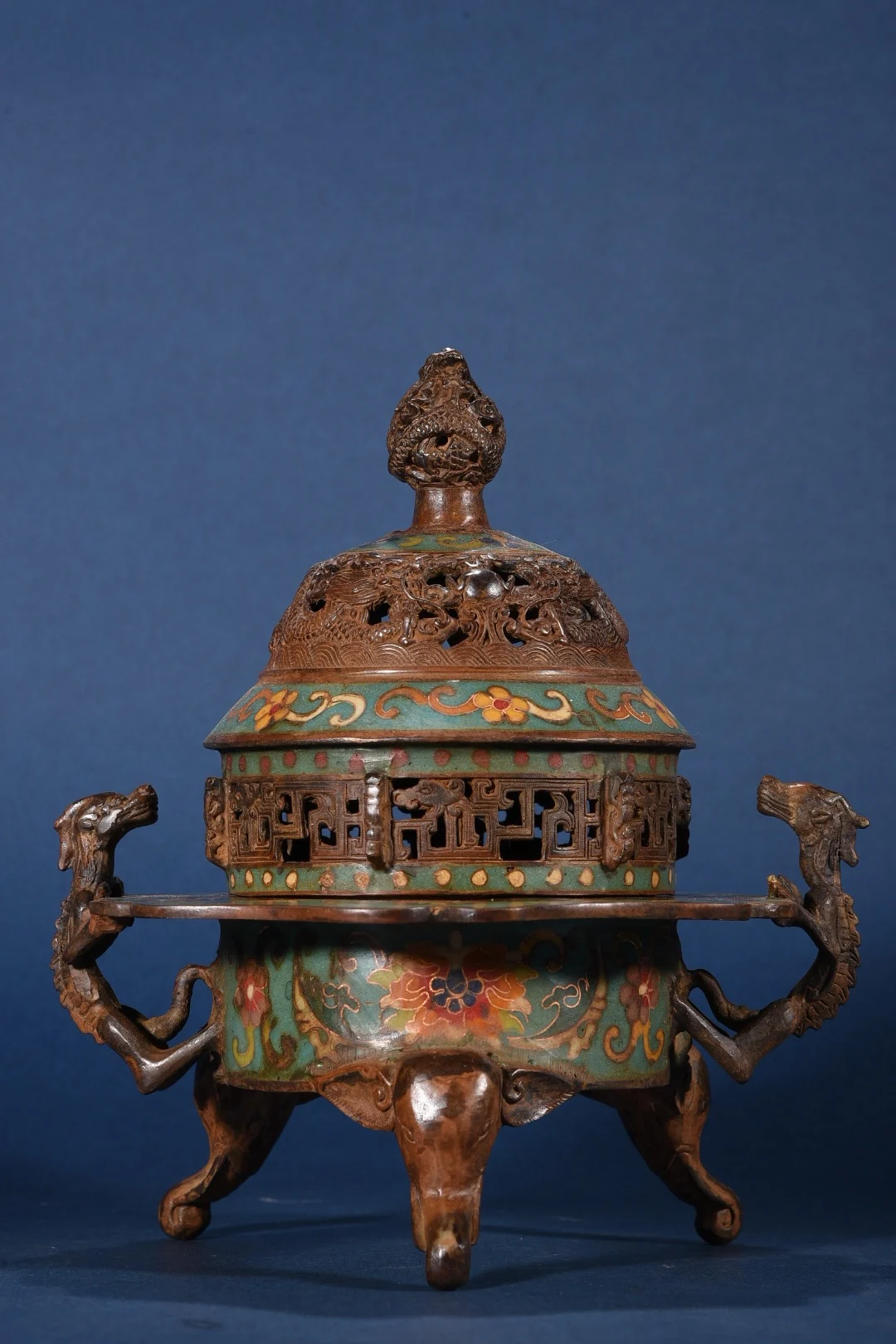 8" Chinese Folk Collection Old Bronze Cloisonne Enamel Dragon binaural trunk three-legged incense burner ornament Town house
8" Chinese Folk Collection Old Bronze Cloisonne Enamel Dragon binaural trunk three-legged incense burner ornament Town house