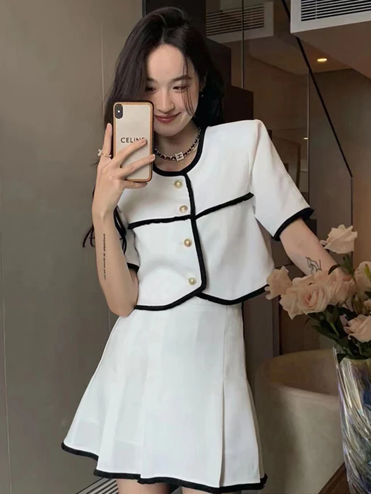 Korean 2 Pieces Outfits Women Temperament Vintage Short Cropped Tops Shirt Blouse High Waist Pleated Mini Skirt Mujer Slim Sets
Korean 2 Pieces Outfits Women Temperament Vintage Short Cropped Tops Shirt Blouse High Waist Pleated Mini Skirt Mujer Slim Sets