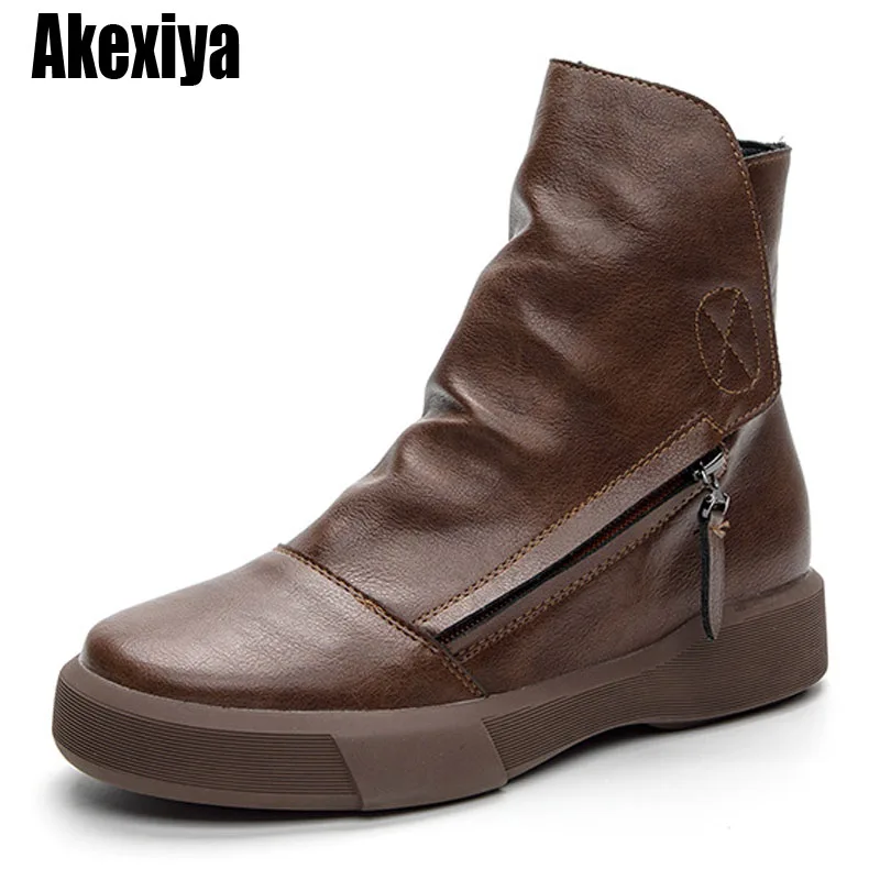 Winter Genuine Leather Ankle Boots Ladies Flat with Fur Rubber Boots Female Slip on Pleated Solid Shoes Zapatos De Mujer BC5381
Winter Genuine Leather Ankle Boots Ladies Flat with Fur Rubber Boots Female Slip on Pleated Solid Shoes Zapatos De Mujer BC5381