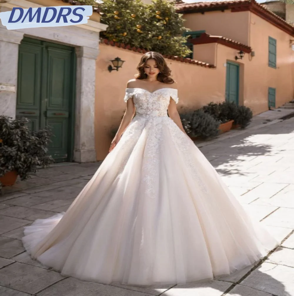 Graceful Off The Shoulder Floor-length Bride Robe Romantic Sweetheart Bridal Gown Classic Appliques Wedding Dress Robe De Mariée
Graceful Off The Shoulder Floor-length Bride Robe Romantic Sweetheart Bridal Gown Classic Appliques Wedding Dress Robe De Mariée