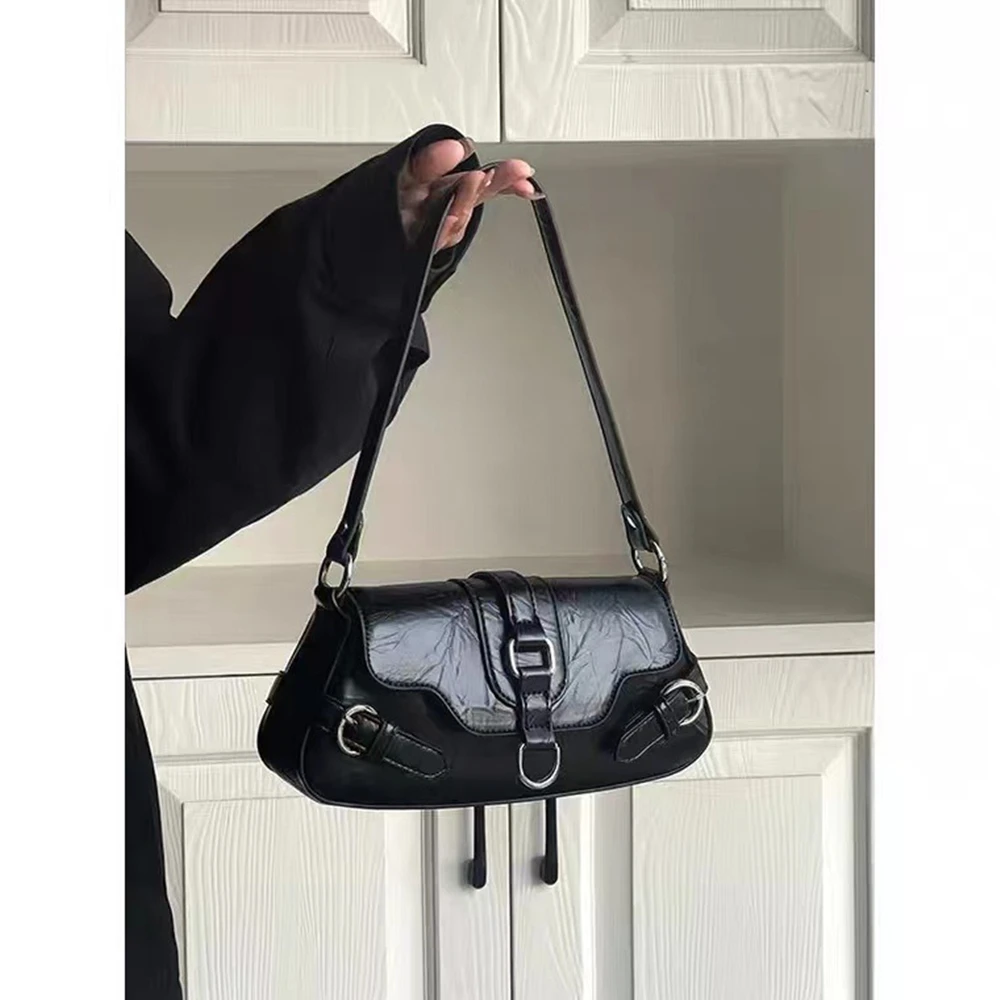 Black Trend Messenger Bag Women Locomotive Fashion Soft Handbag 2023 Spring Women Casual Retro Cool Girl All-match Shoulder Bag
Black Trend Messenger Bag Women Locomotive Fashion Soft Handbag 2023 Spring Women Casual Retro Cool Girl All-match Shoulder Bag