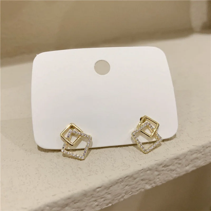 Women's All-Match Temperament Simple Silver Needle Exquisite Geometric Square Diamond Personalized Ear Studs Ear Clips New
Women's All-Match Temperament Simple Silver Needle Exquisite Geometric Square Diamond Personalized Ear Studs Ear Clips New