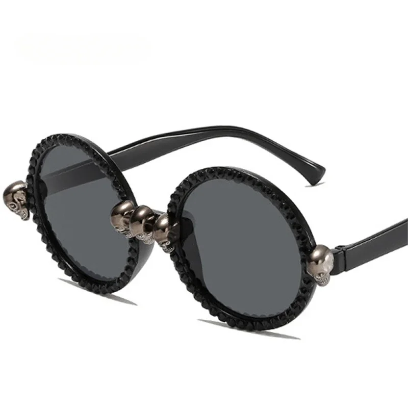 Retro Gothic Skull Sunglasses Fashion Party Halloween Luxury Crystal Punk Sun Glasses Men Women Unique Decoration Eyewear
Retro Gothic Skull Sunglasses Fashion Party Halloween Luxury Crystal Punk Sun Glasses Men Women Unique Decoration Eyewear