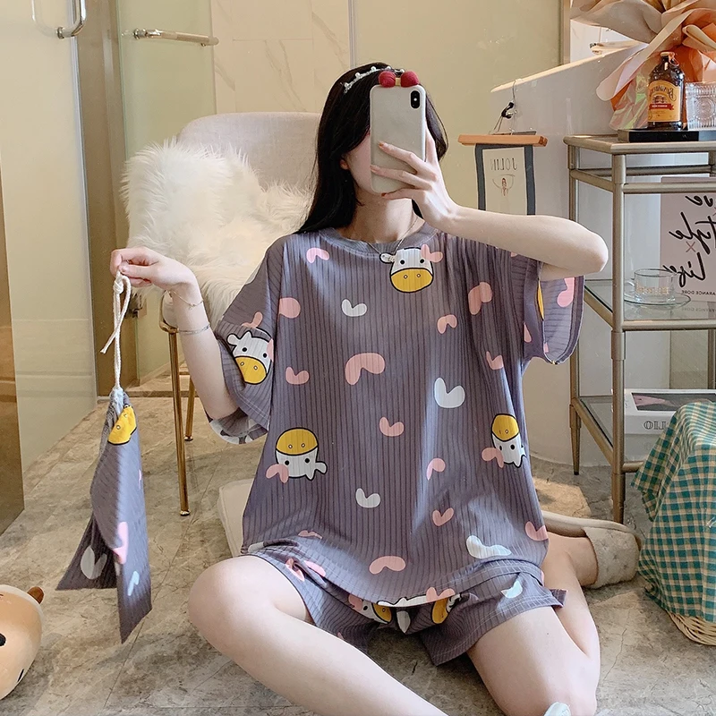 Short sleeve shorts women pajamas cloth bag 3-piece set summer round neck milk silk loose homewear
Short sleeve shorts women pajamas cloth bag 3-piece set summer round neck milk silk loose homewear