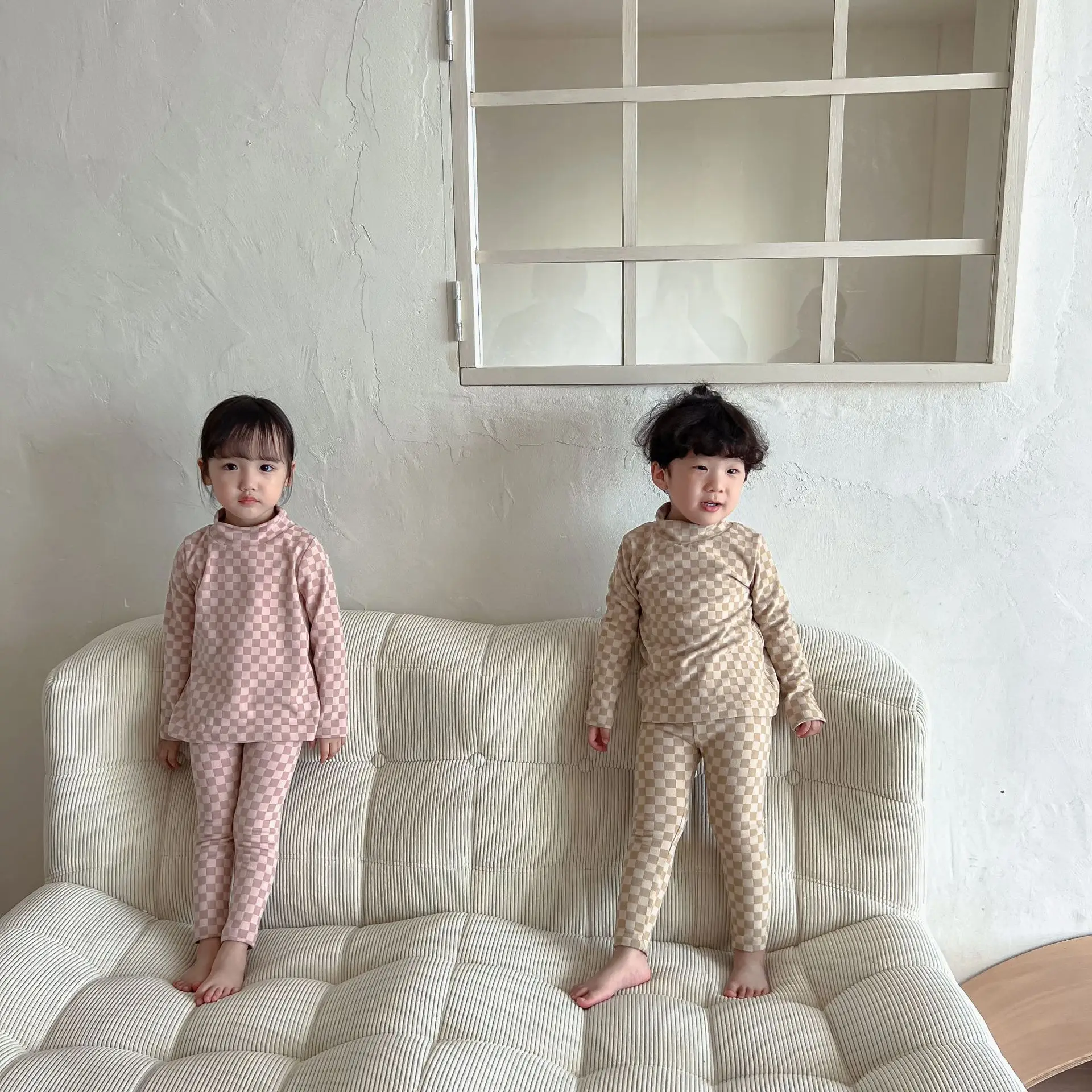 2022 Autumn Children Turtleneck Plaid Pajamas Girl Baby Long Sleeve Tops + Pants 2pcs Pyjamas Suit Boy Toddler Casual Sleepwear
2022 Autumn Children Turtleneck Plaid Pajamas Girl Baby Long Sleeve Tops + Pants 2pcs Pyjamas Suit Boy Toddler Casual Sleepwear