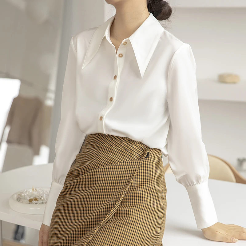 Атласная белая женская рубашка, однотонная блузка с длинным рукавом и рукавами-фонариками, рубашка на пуговицах, Офисная Женская Элегантна... 
Атласная белая женская рубашка, однотонная блузка с длинным рукавом и рукавами-фонариками, рубашка на пуговицах, Офисная Женская Элегантна...