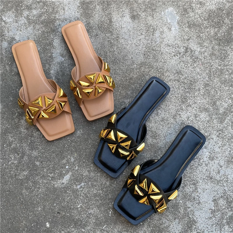 Шлепанцы женские резиновые, сланцы, роскошная обувь на плоской подошве, из мягкой искусственной кожи, с заклепками, повседневные сандалии Ri, 2022 
Шлепанцы женские резиновые, сланцы, роскошная обувь на плоской подошве, из мягкой искусственной кожи, с заклепками, повседневные сандалии Ri, 2022