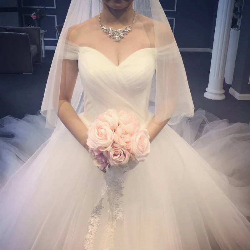 LAMYA Luxury Tulle Bride Gowns Royal Simple Court Train Ball Gown Wedding Dresses Chapel Vintage Vestidos de Noiva Plus Size
LAMYA Luxury Tulle Bride Gowns Royal Simple Court Train Ball Gown Wedding Dresses Chapel Vintage Vestidos de Noiva Plus Size