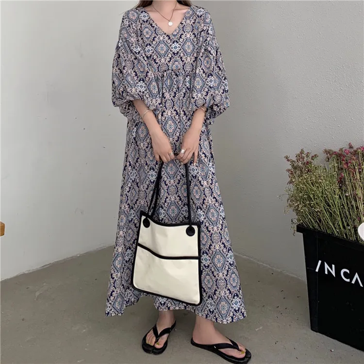 Korean Style Vintage Print Loose Clothes Summer 2023 Puff Sleeve V-Neck Long Midi Dress Women Retro Casual Robe
Korean Style Vintage Print Loose Clothes Summer 2023 Puff Sleeve V-Neck Long Midi Dress Women Retro Casual Robe
